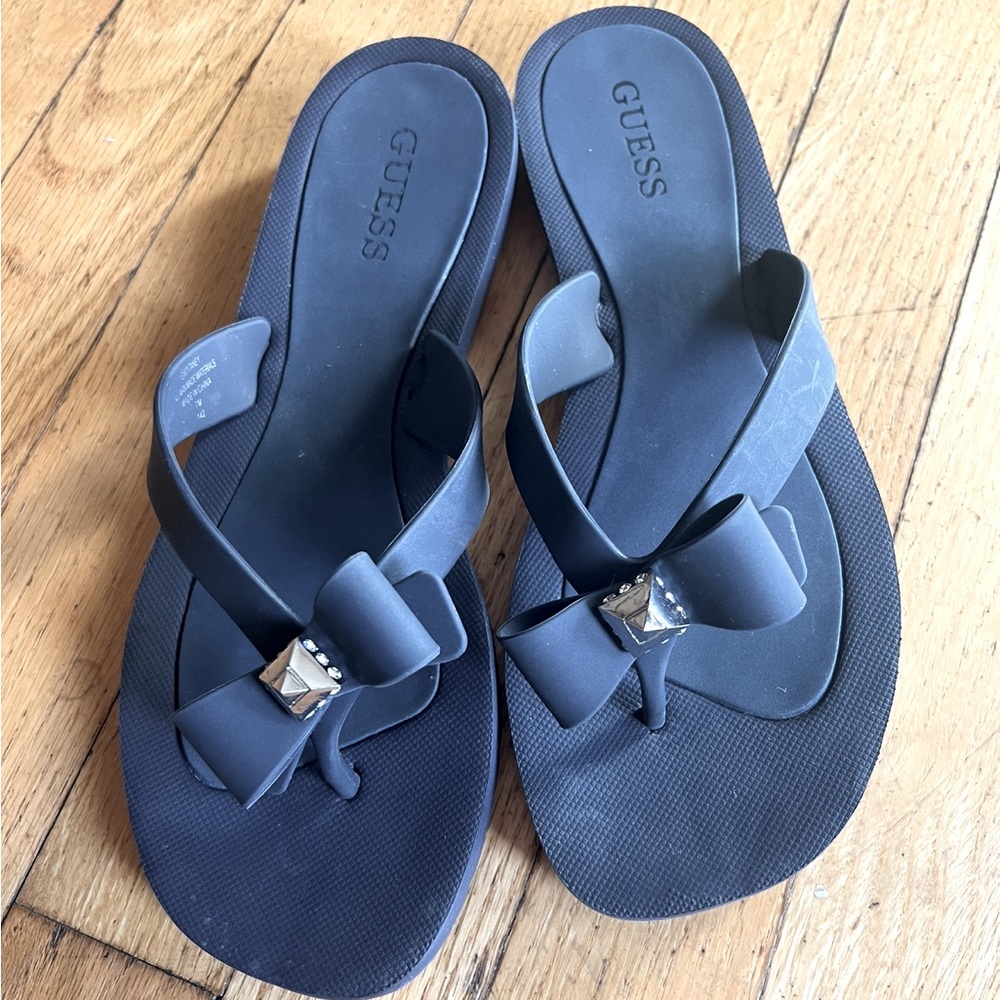 Guess black flip flops size 37